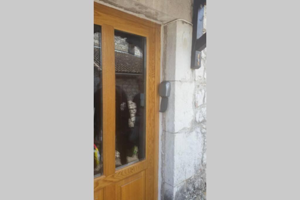 Maison Pierre Et Voute Au Coeur Du Village Balazuc Exterior foto