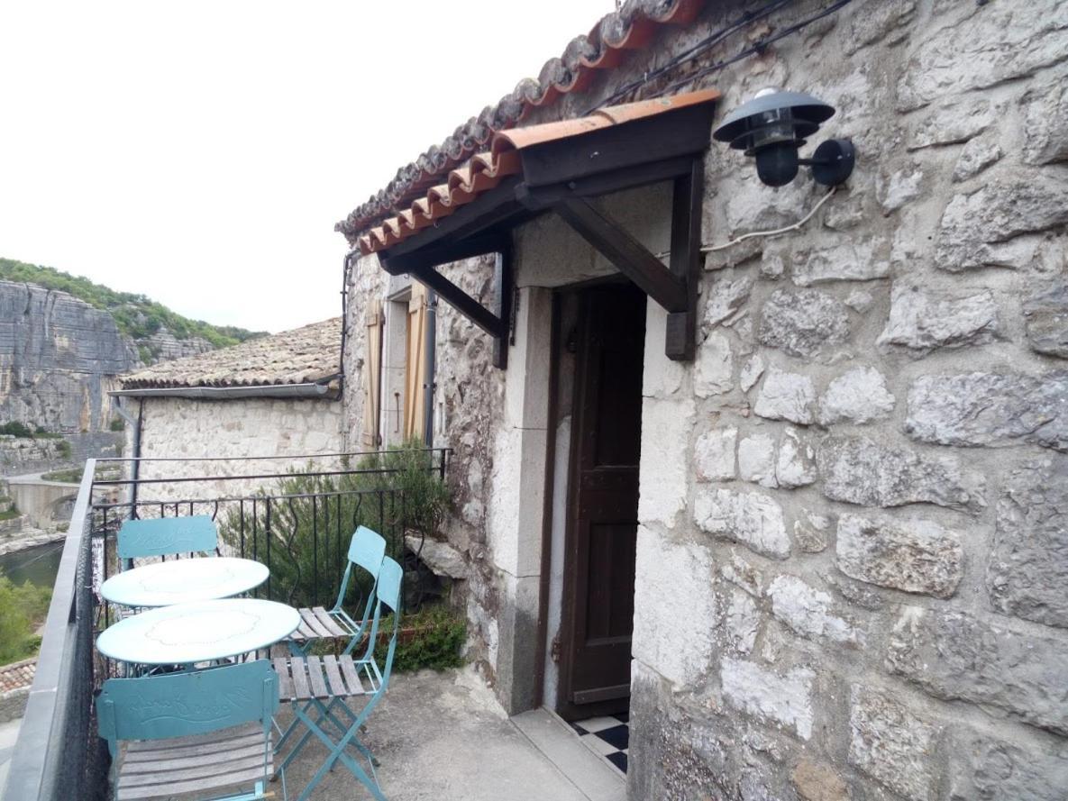 Maison Pierre Et Voute Au Coeur Du Village Balazuc Exterior foto