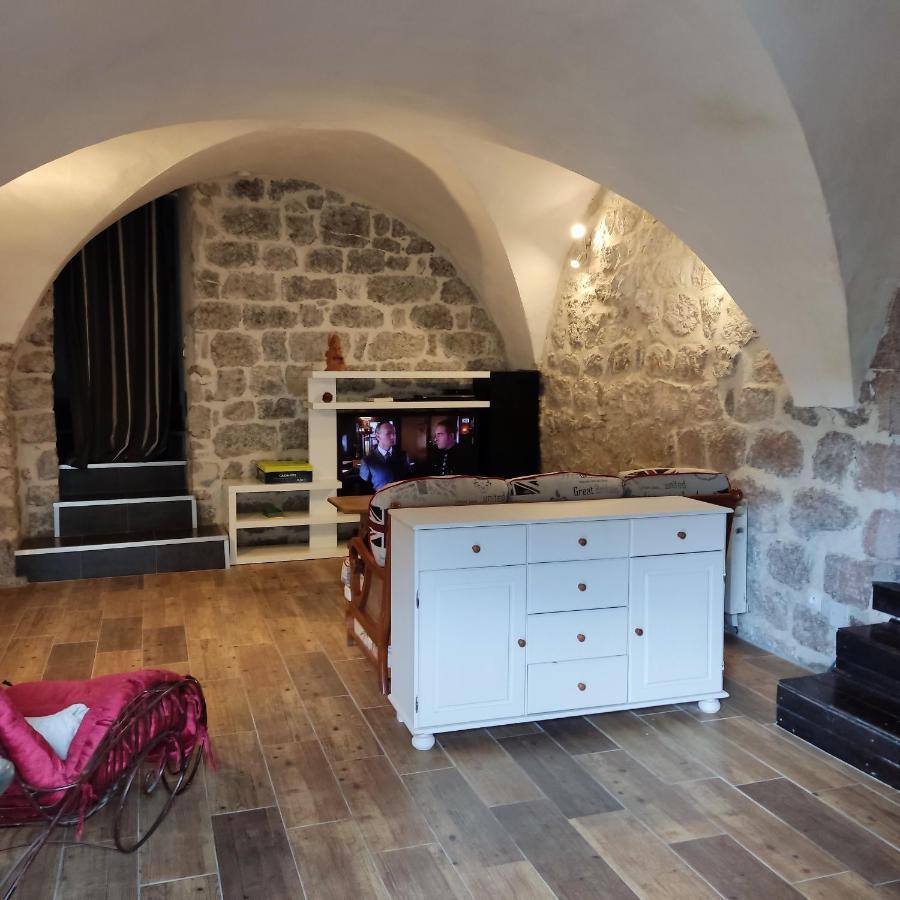 Maison Pierre Et Voute Au Coeur Du Village Balazuc Exterior foto