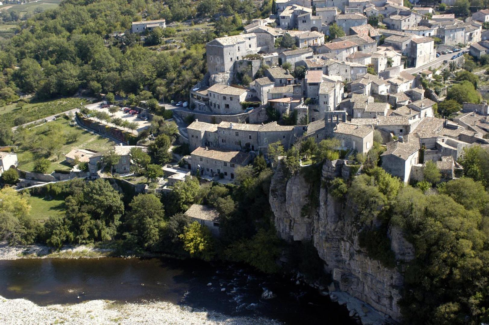 Maison Pierre Et Voute Au Coeur Du Village Balazuc Exterior foto